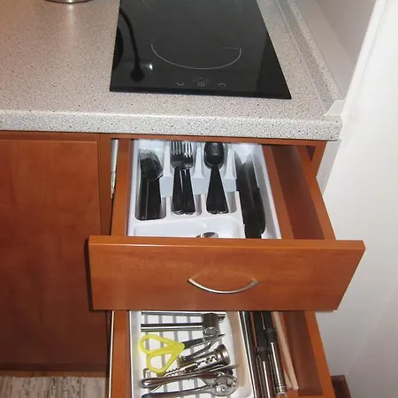 Apartman 8 * Oscadnica